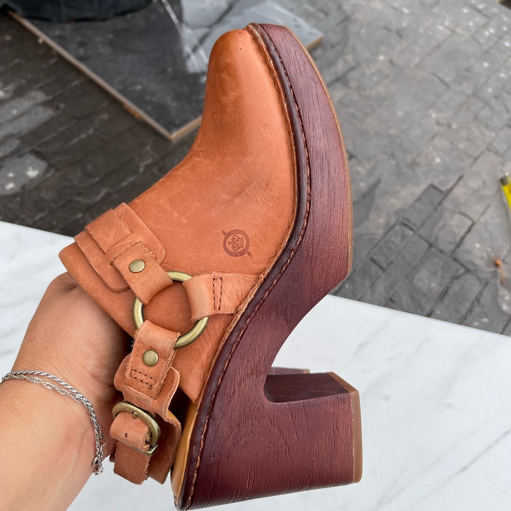Born Brown Tan Leather Clog Sandals - Picture 6 of 9